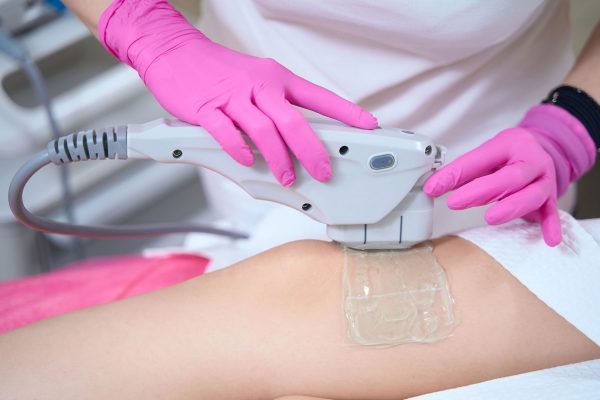 woman-in-aesthetic-medicine-clinic-on-knee-lift-pr-2022-09-06-04-03-40-utc woman-in-aesthetic-medicine-clinic-on-knee-lift-pr-2022-09-06-04-03-40-utc